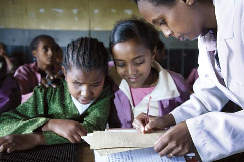 With sharp increases in enrolment in a number of African countries, teachers often must face over-crowded classrooms.