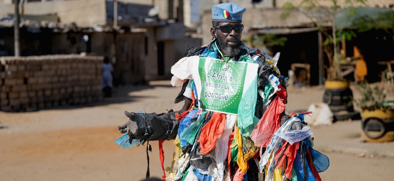 Modou Fall campaigns for a Senegal free of single use plastic.
