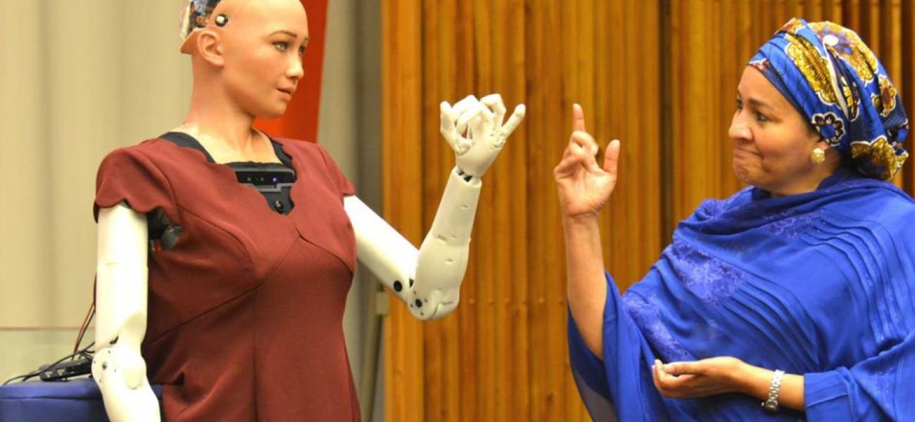 UN Deputy Secretary-General Amina Mohammed interacts with Sophia the robot at the “The Future of Everything – Sustainable Development in the Age of Rapid Technological Change” meeting.