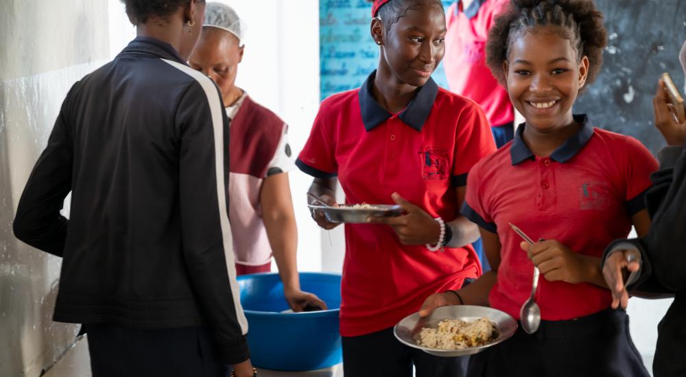 Students receiving school meals.