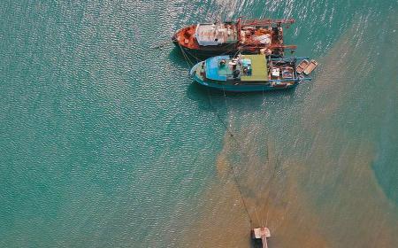 Bateaux amarrés près d'un port à Mombasa, au Kenya.