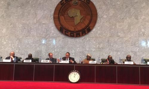 Lors de leur mission dans la région du bassin du lac Tchad en mars 2017, les membres du Conseil de sécurité se sont rendu au siège de la Communauté économique des États de l’Afrique de l’Ouest (CEDEAO) et ont discuté des défis auxquels la région est confr