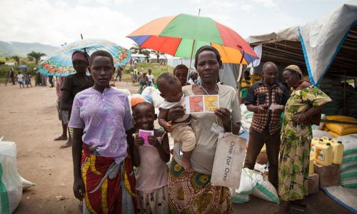 In camp Lucenda, Democratic Republic of the Congo (DRC), Burundian refugees redeem vouchers for food of their choice at food fairs organized by WFP with local merchants. Photo: WFP/Leonora Baumann