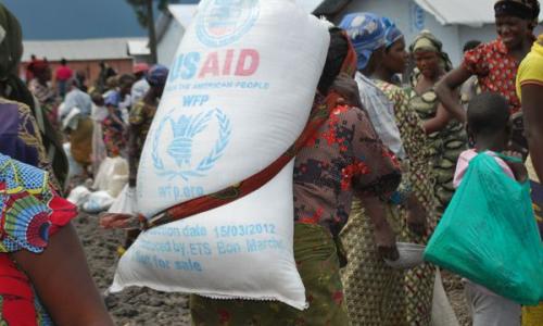 In the provinces of North and South Kivu, WFP provides emergency food assistance to the internally displaced