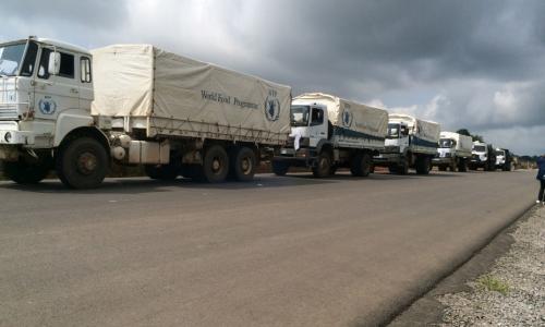 WFP food convoy delivers assistance across Sierra Leone to various districts (September 2014). Photo: WFP/Gon Myers