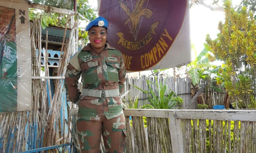South African paratrooper/riflewoman, Phelisa Frida Miya
