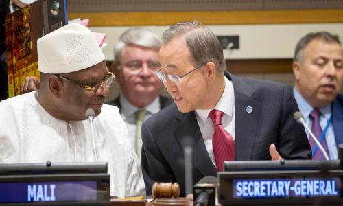 Secretary-General Ban Ki-moon (right) and President Ibrahim Boubacar Keita at the High-level meeting on the Malian Political Process. UN Photo/Rick Bajornas