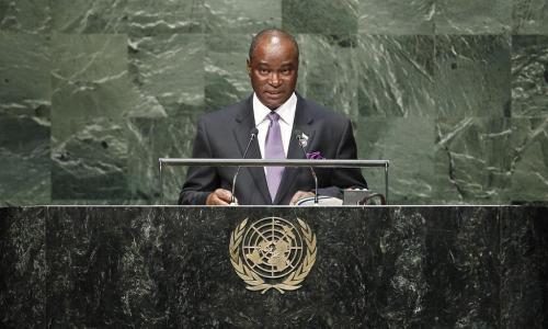 Foreign Minister Samura Kamara of Sierra Leone addresses the General Assembly. UN Photo/Kim Haughton
