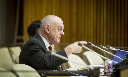 Special Envoy on Ebola Dr. David Nabarro briefing non-governmental organizations (NGOs) at UN Headquarters. UN Photo/Loey Felipe