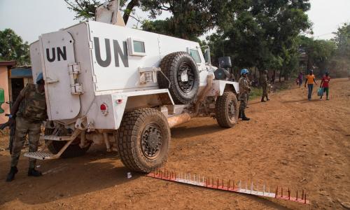 Un véhicule de la MINUSCA à Bangui en République centrafricaine. Photo ONU/Nektarios Markogiannis