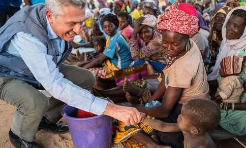 UN High Commissioner for Refugees Filippo Grandi meets internally displaced people in Burkina Faso’s Centre-North region.