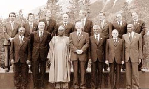 G-8 leaders with African presidents. Photo : ©UN / Eskinder Debebe