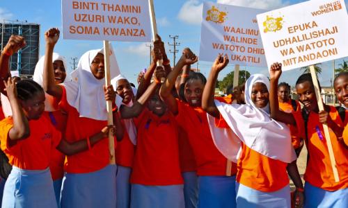Young school girls organize themselves before the March to End Gender-Based Violence. Photo: UN Women/Deepika Nath