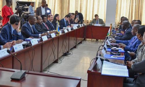 Balozi Anatolio Ndong Mba wa Guinea ya Ikweta rais wa baraza la usalama kwa mwezi huu wa Februari na mkuu mwenza wa ujumbe wamekutana na waziri wa mambo ya nje wa Ivory Coast, Marcel Amon-Tanoh. Picha: UN