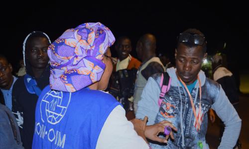 More than 500 passengers from the first of eight charter flights scheduled from Libya to Niger arrived on Wednesday 6 December. Photo: UN Migration Agency (IOM)