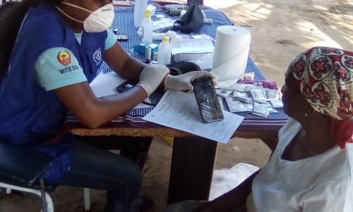IOM Mozambique conducts screening of migrant worker and miner communities for tuberculosis, HIV, hypertension and diabetes, Massinga, Inhambane Province.