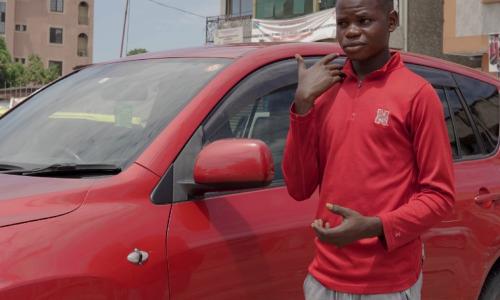 Mtoto Steve Okito mwenye umri wa miaka 14, ni kiziwi na anatoa ushuhuda jinsi janga la Corona lilivyoathiri masomo yake na familia yake.