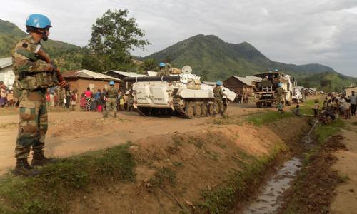 Crédits Photo: MONUSCO/Force.  Des Casques indiens de la Mission de maintien de la paix des Nations Unies en République démocratique du Congo (MONUSCO) patrouillent à Kashugu dans le Nord-Kivu (est du pays) pour rassurer les habitants durant la période pr