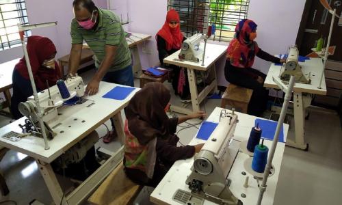Jamii inajitolea kutengeneza barakoa kwa wafanyakazi wa huduma za Afya huko Cox's Bazar Bagladesh