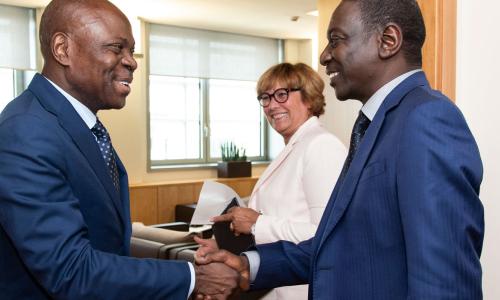 Chargé d’affaires, a.i. of the Embassy of the Republic of the Sudan meets the President of IFAD on the occasion of a Host Country Agreement signing