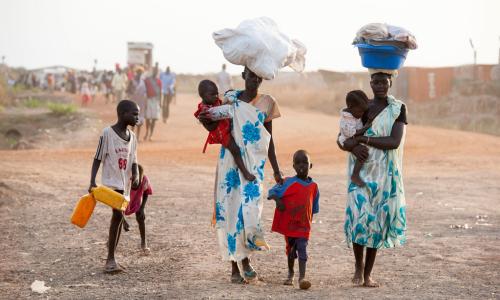 Des femmes et des enfants arrivant à Bentiu, dans l'Etat d'Unité, au Soudan du Sud (archive). Crédits Photo: UNICEF/Sebastian Rich