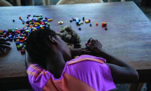 Manusura wa ukatili wa kingono akiwa Monrovia, Liberia.