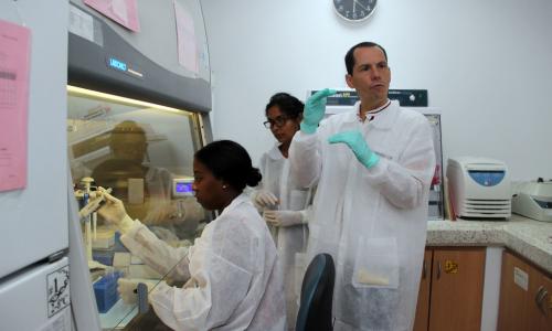Shirika la afya kwa nchi za Amerika PAHO linatoa mafunzo ya upimaji wa virusi vya COVID-19 kwa wataalam wa maabara nchini Guyana