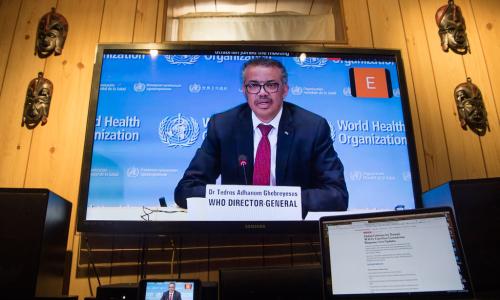 Mkurugenzi mkuu wa WHO Dkt. Tedros Adhanom Ghebreyesus akitoa taarifa kuhusu mlipuko wa COVID-19 mjini Geneva