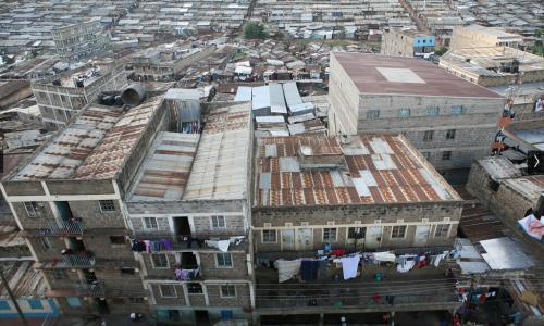 Picha ya juu ikionesha mtaa wa mabanda wa Mathare mjini Nairobi Kenya