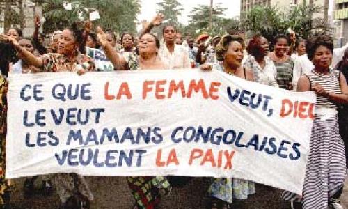 Women march for peace in Kinshasa, Democratic Republic of Congo: "What women want, God wants. Congolese mothers want peace."  Photo: ©UNIFEM