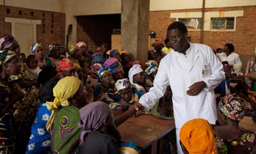 Dr. Denis Mukwege meets with women in the DRC.  Photo/Endre Vestvik