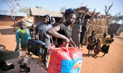 Refugees from South Kordofan arrive in Ajuong Thonk. Photo: Albert González Farran/IRIN