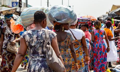 Buyers and sellers in Adjamé Market, abidjan, Côte d'Ivoire.