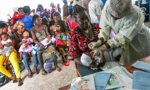 Vaccination campaign in Liberia. Photo: UNMEER/Aalok Kanani