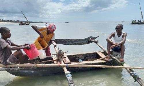 Pêcheurs au large des côtes de la Tanzanie.