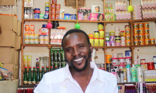 IOM helped Mohammad Ahmad to set up a shop in OMduram market, near Khartoum, Sudan.