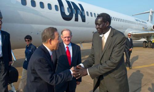 Ban Ki-moon is met by Southern Sudan Government Minister Deng Alor Kuol